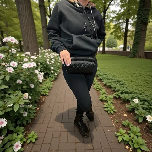 Chanel Caviar Quilted Street Waist Bag NWOB - Picture 2 of 15